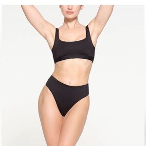 BNWT Skims Mid Waist Bikini Bottom